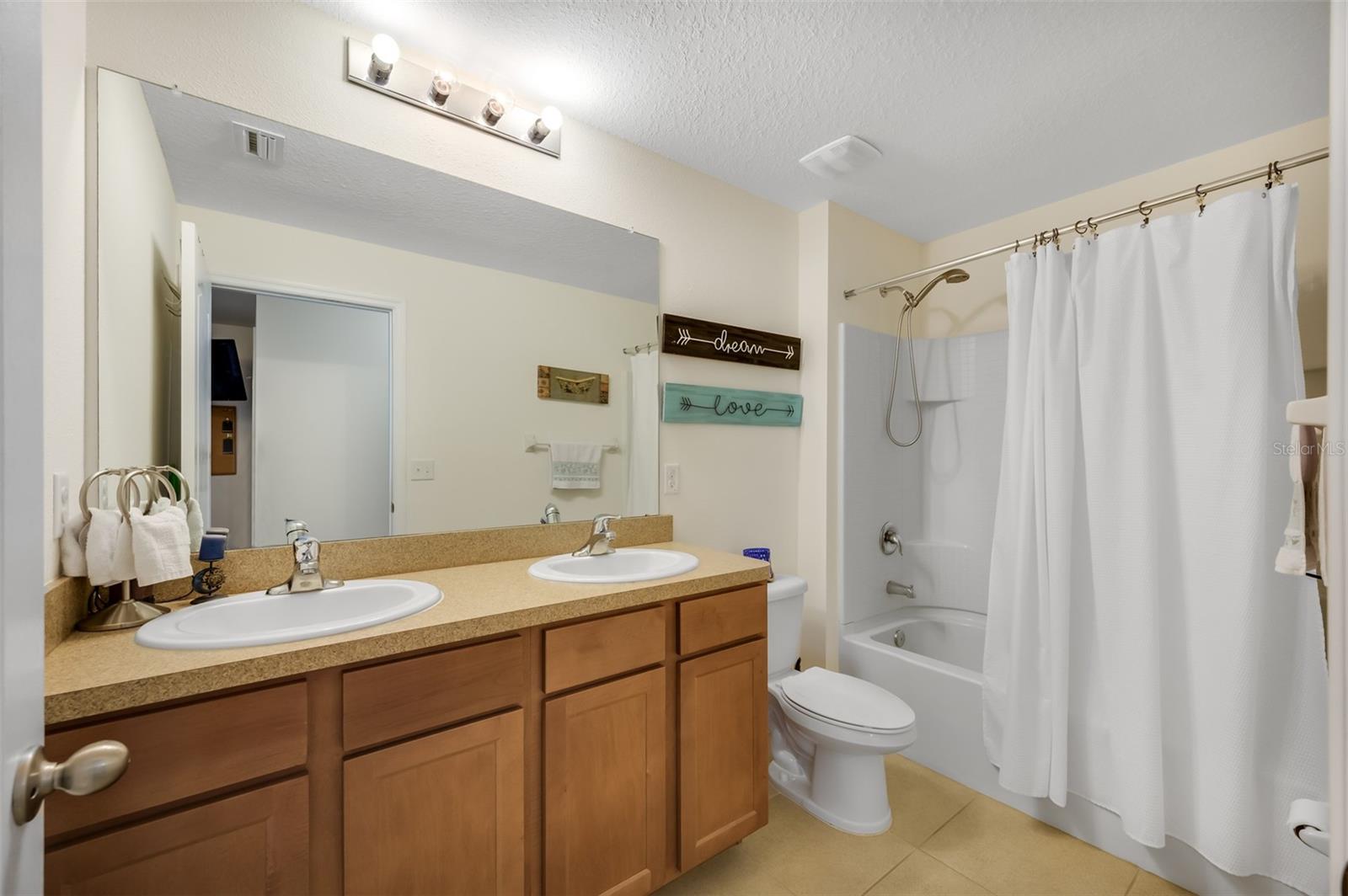 Image 18 of 22 For 10530 Whispering Hammock Drive