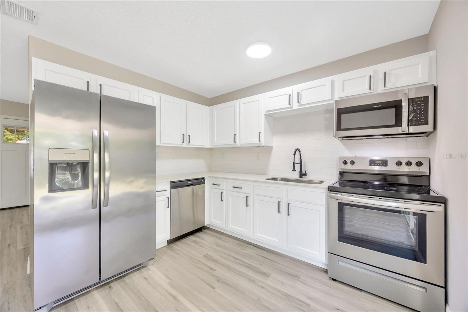 Image 7 of 37 For 5242 45th Avenue N