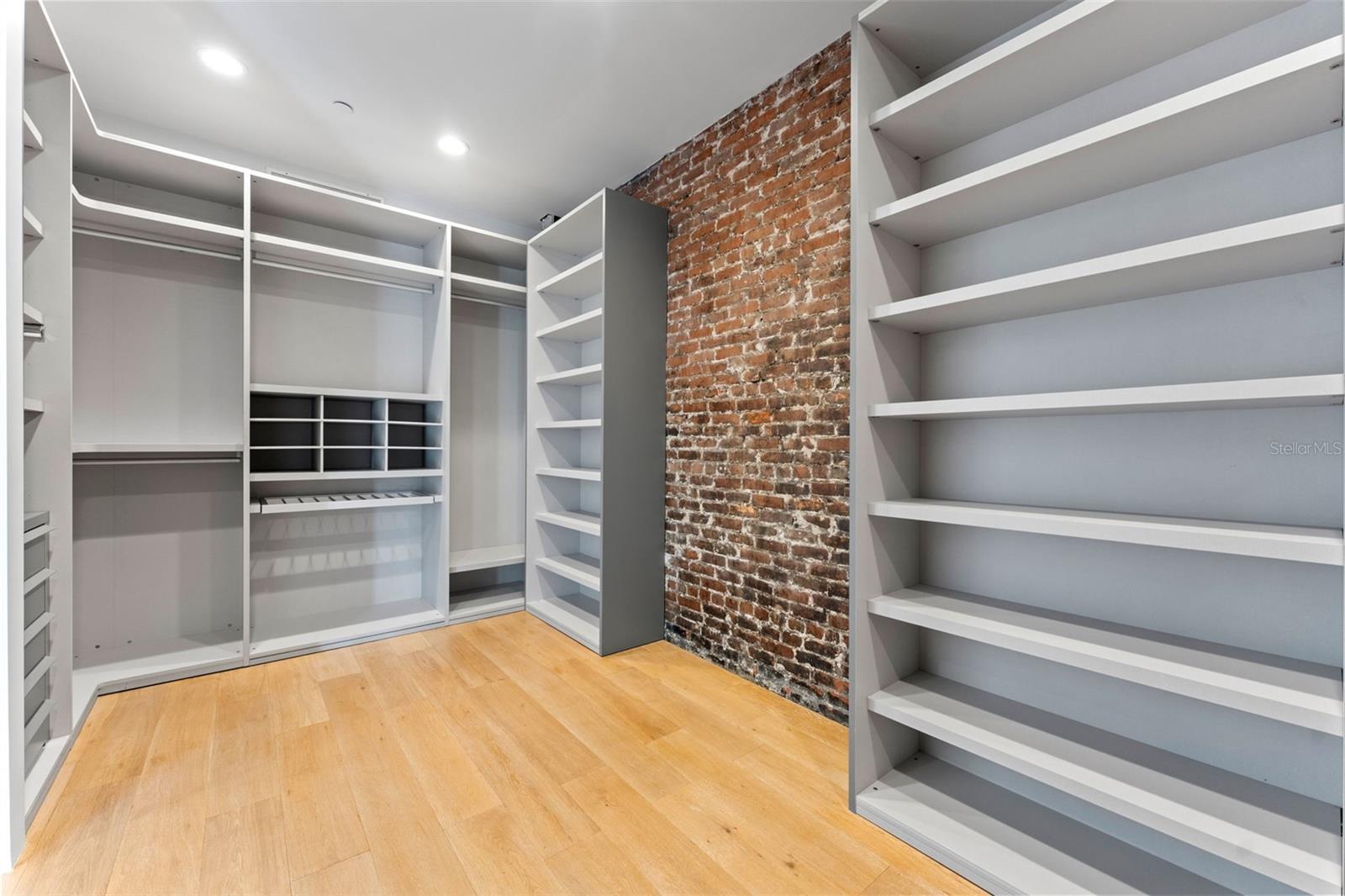 Image 12 of 42 For 465 Central Avenue 301