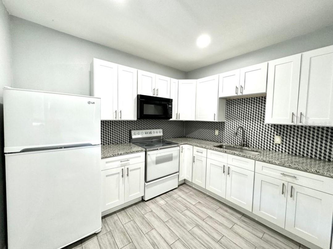Image 3 of 11 For 1411 24th Avenue B