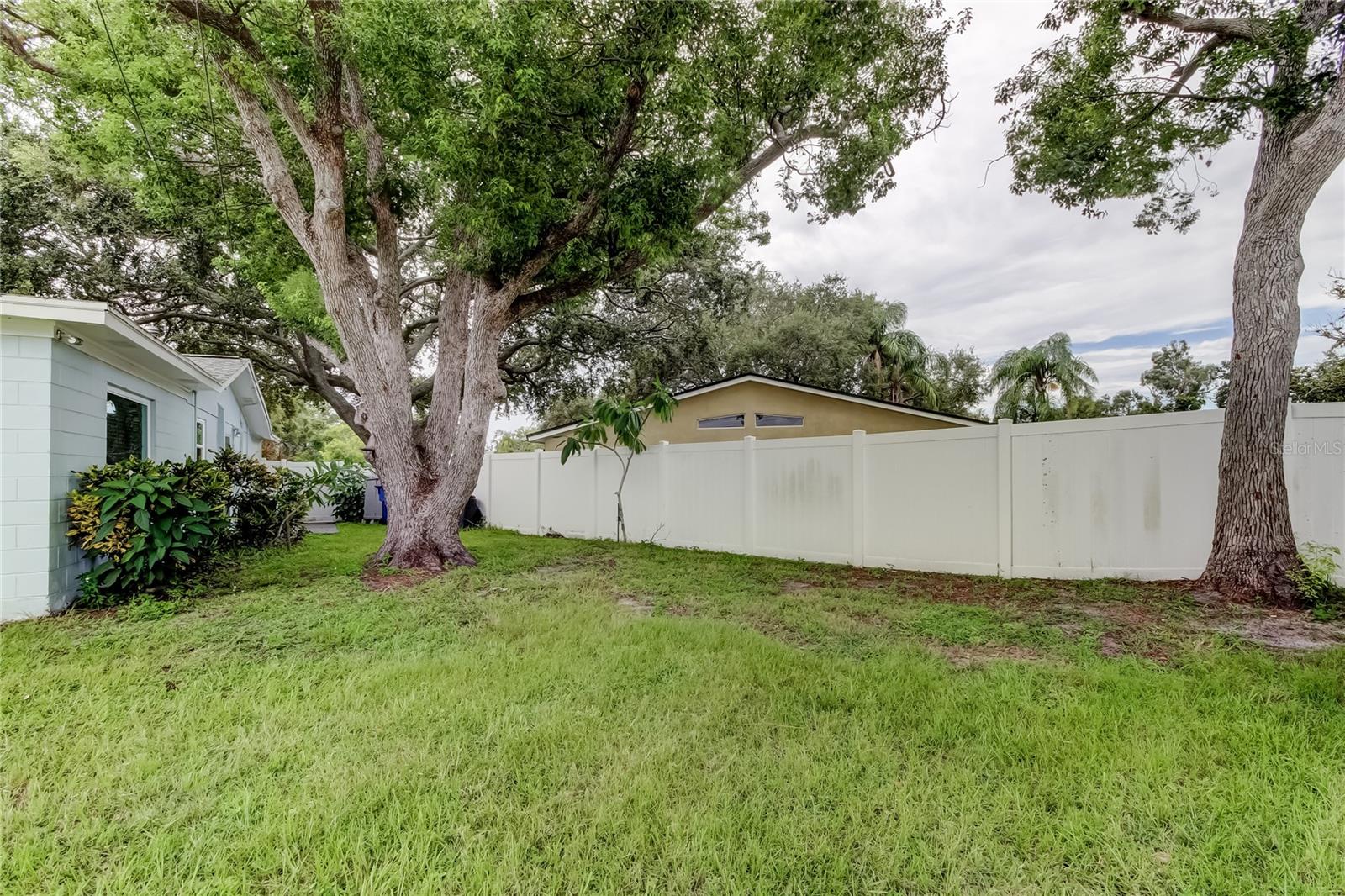 Image 21 of 27 For 2151 Fulton Way