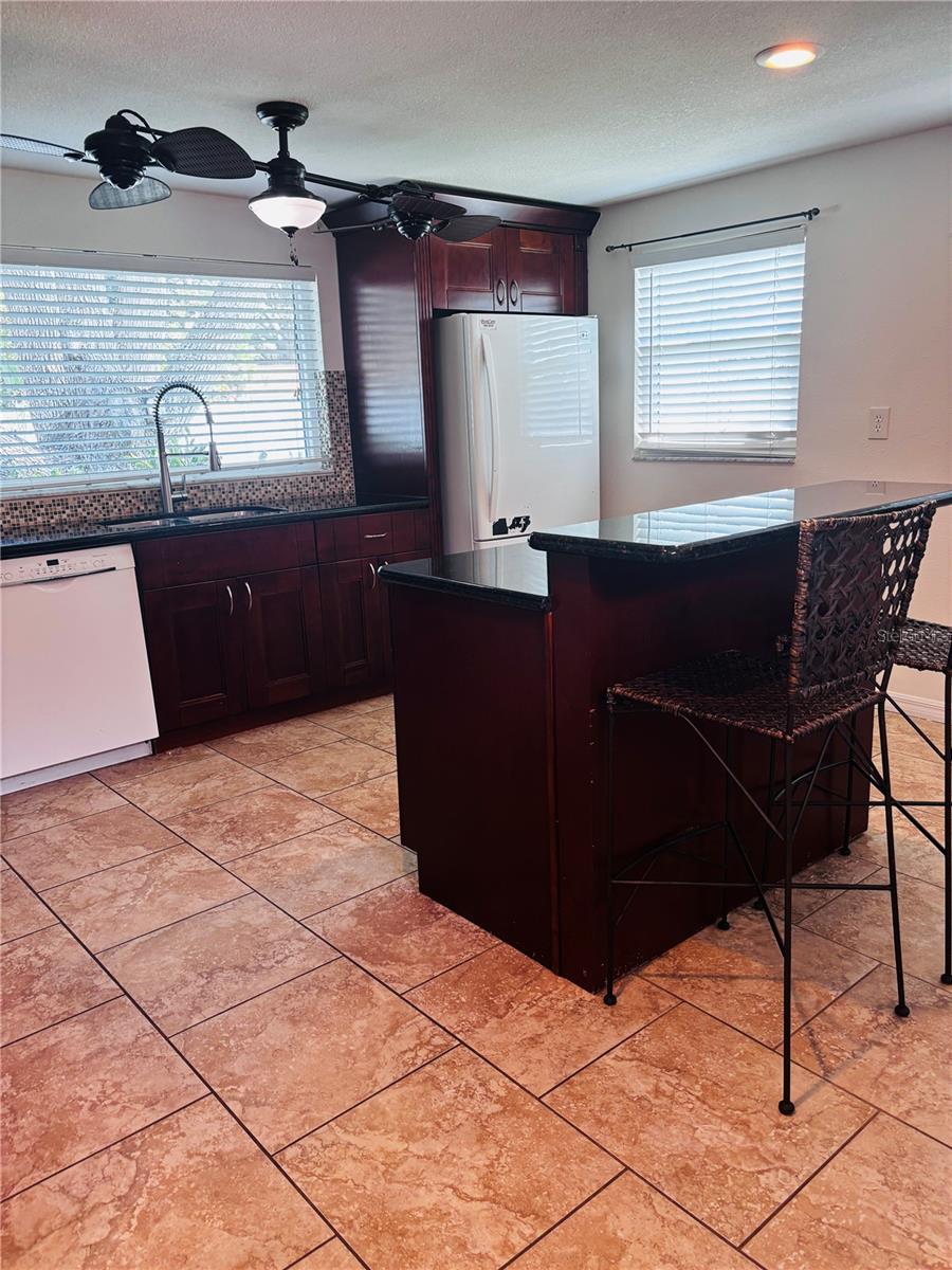 Image 5 of 27 For 2151 Fulton Way