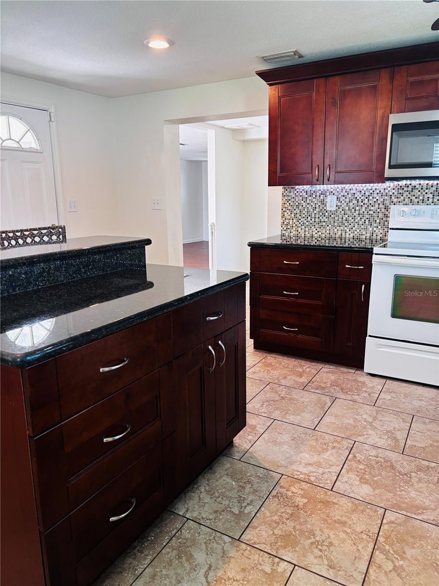 Image 7 of 27 For 2151 Fulton Way