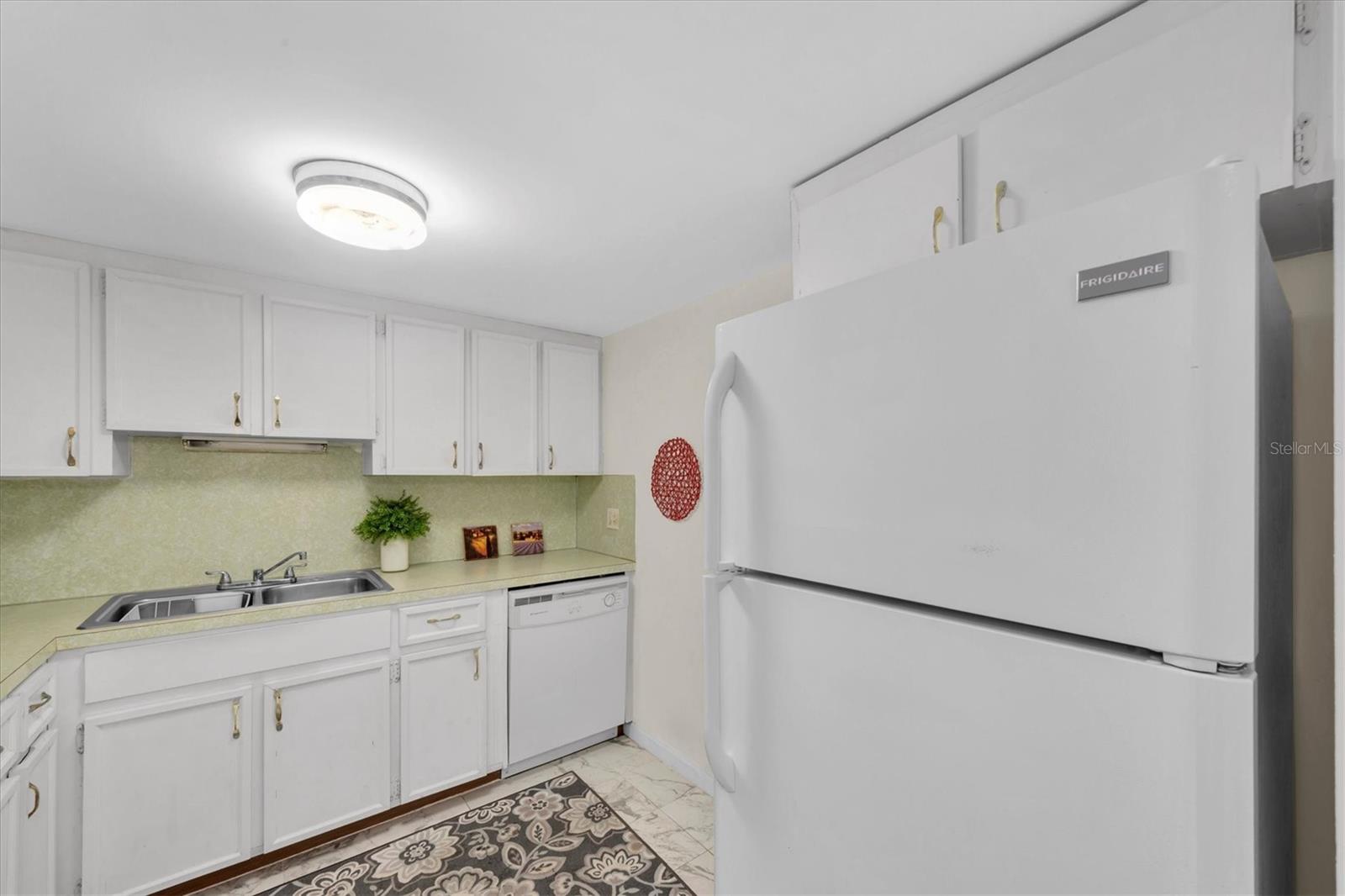 Image 8 of 26 For 2042 Australia Way W 78