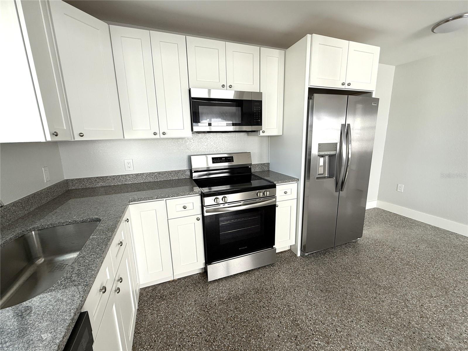 Image 5 of 21 For 136 174th Avenue E B