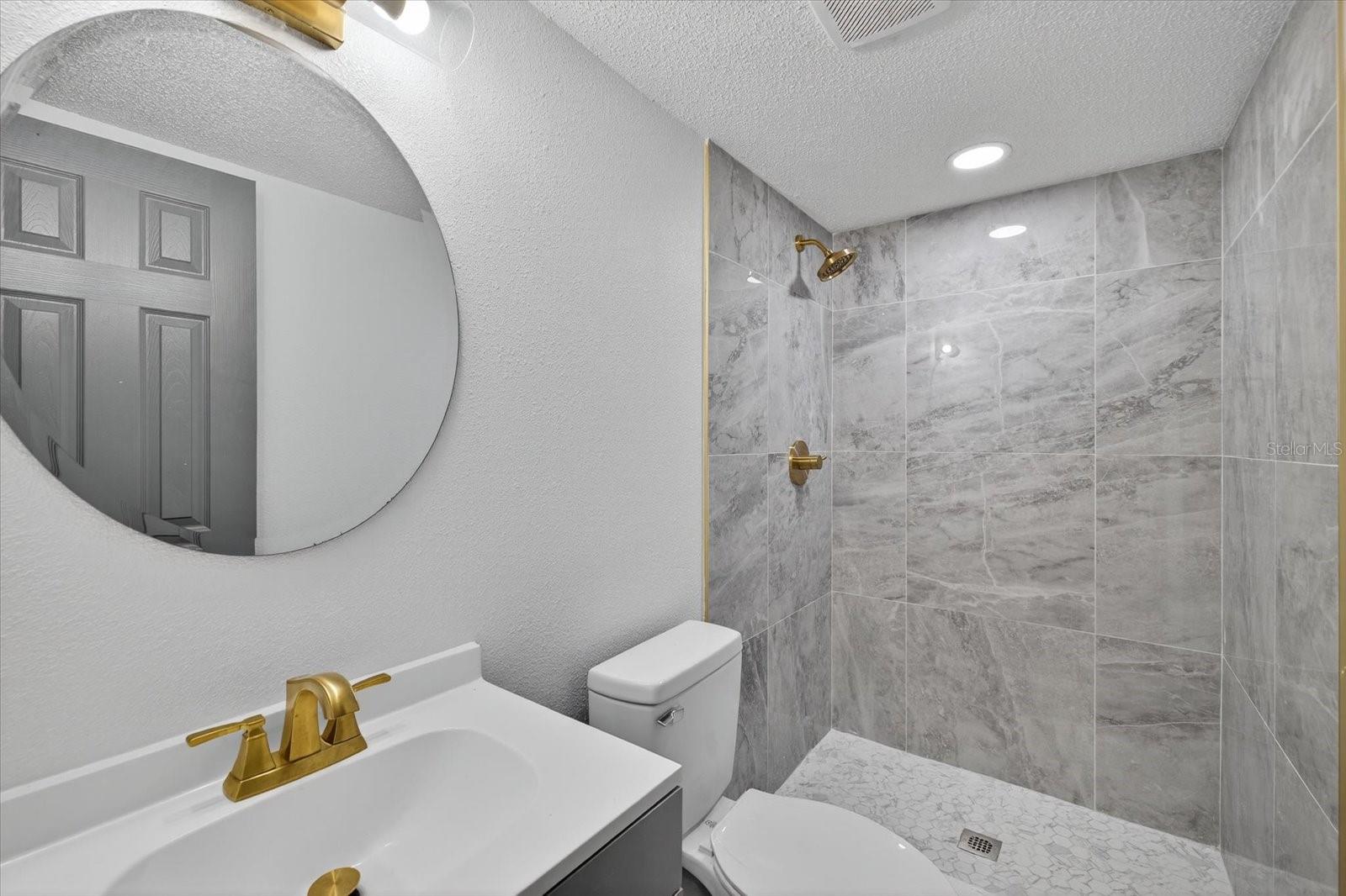 Image 18 of 32 For 5206 80th Street