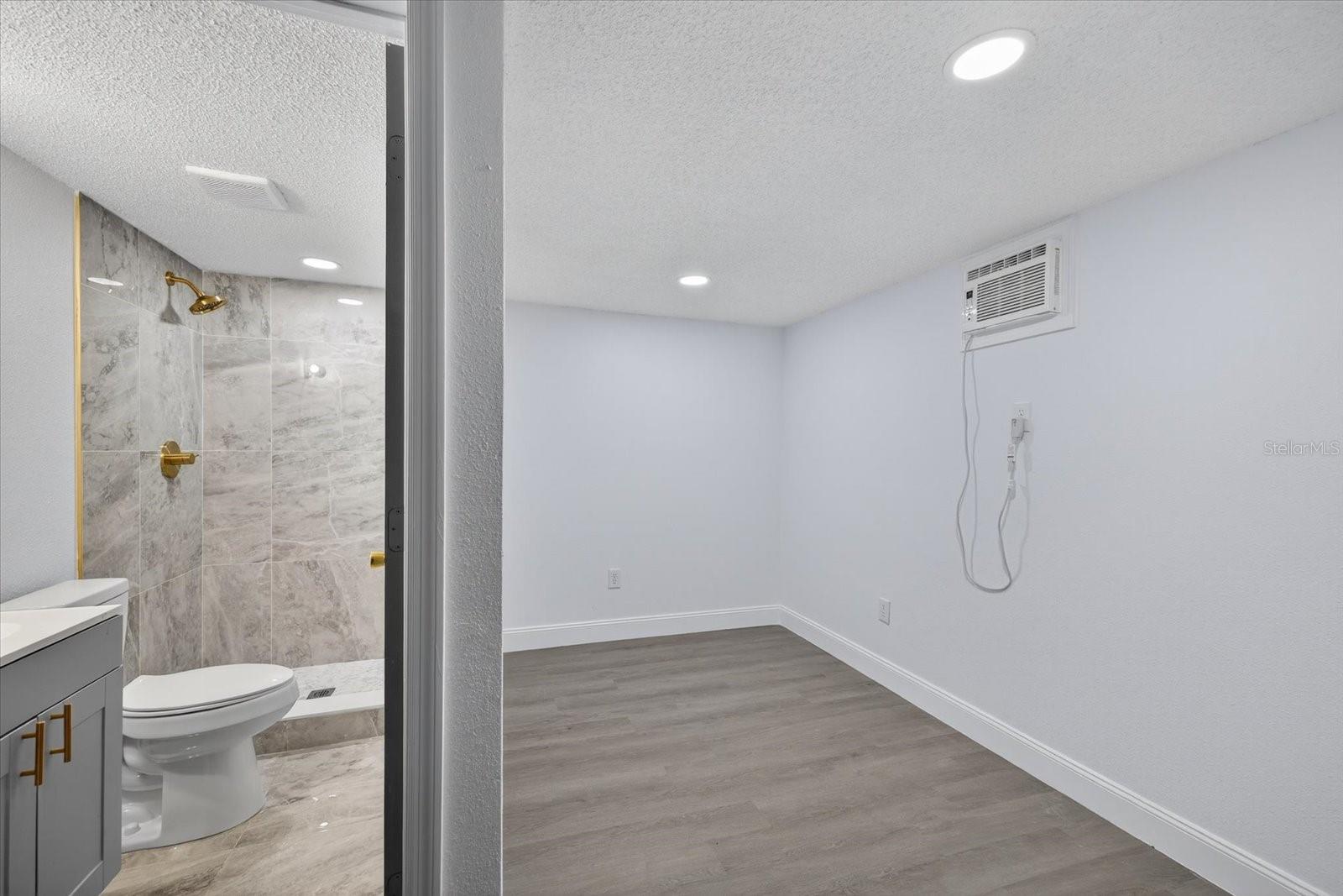 Image 20 of 32 For 5206 80th Street