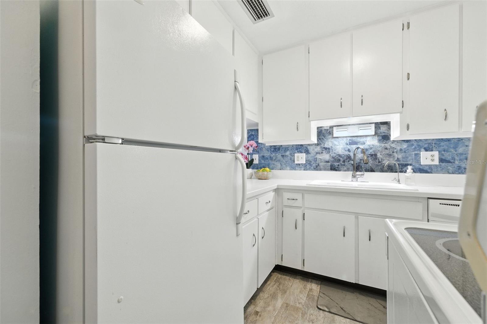 Image 8 of 40 For 2700 Bayshore Boulevard 4102