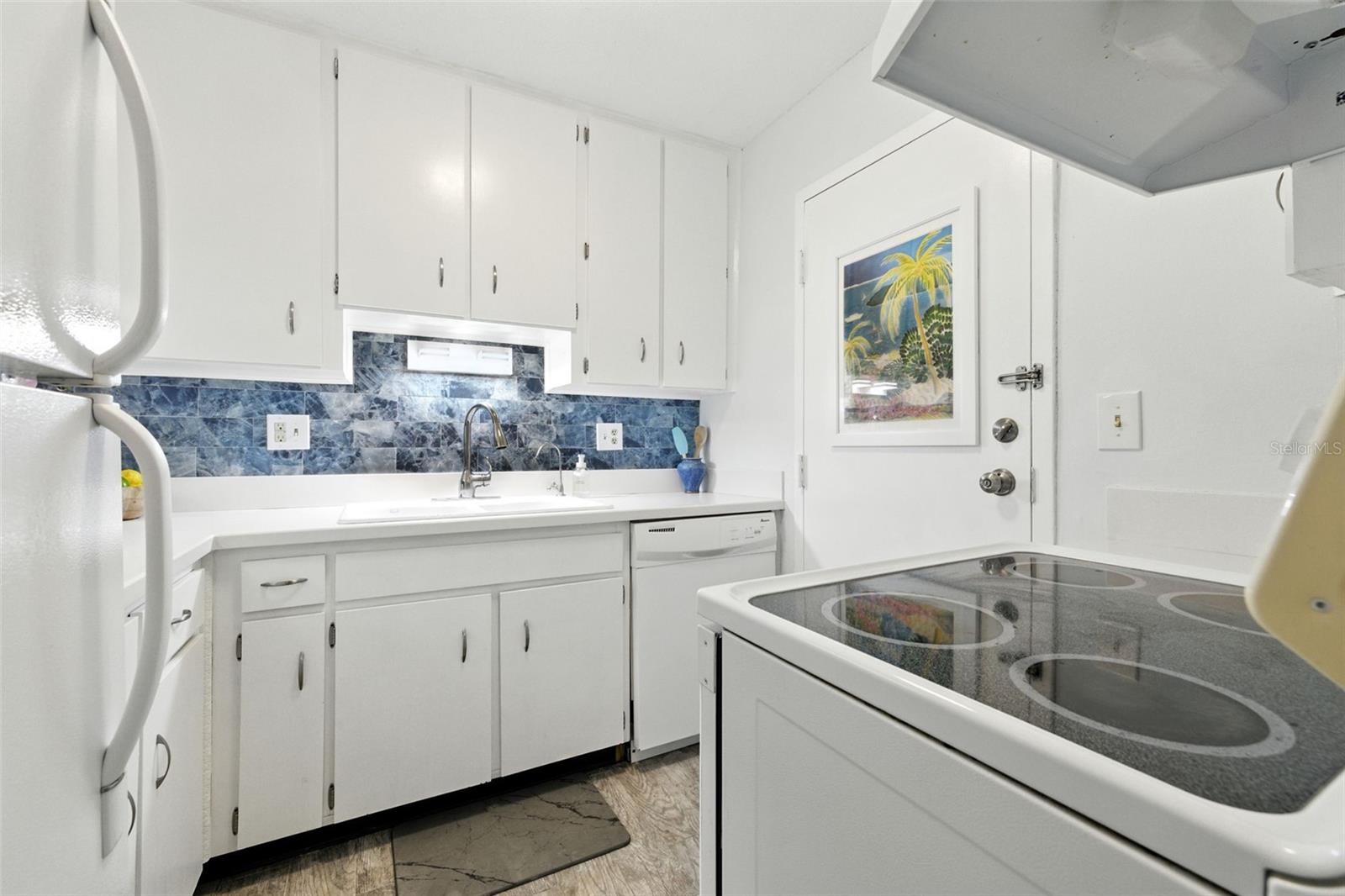 Image 9 of 40 For 2700 Bayshore Boulevard 4102