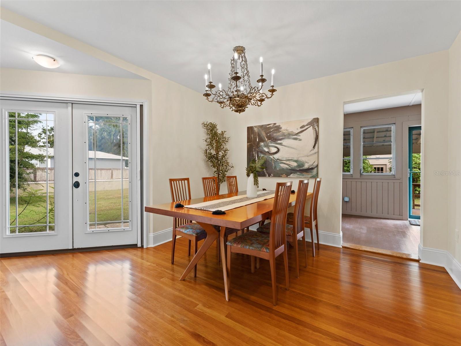 Image 12 of 41 For 2559 36th Avenue N