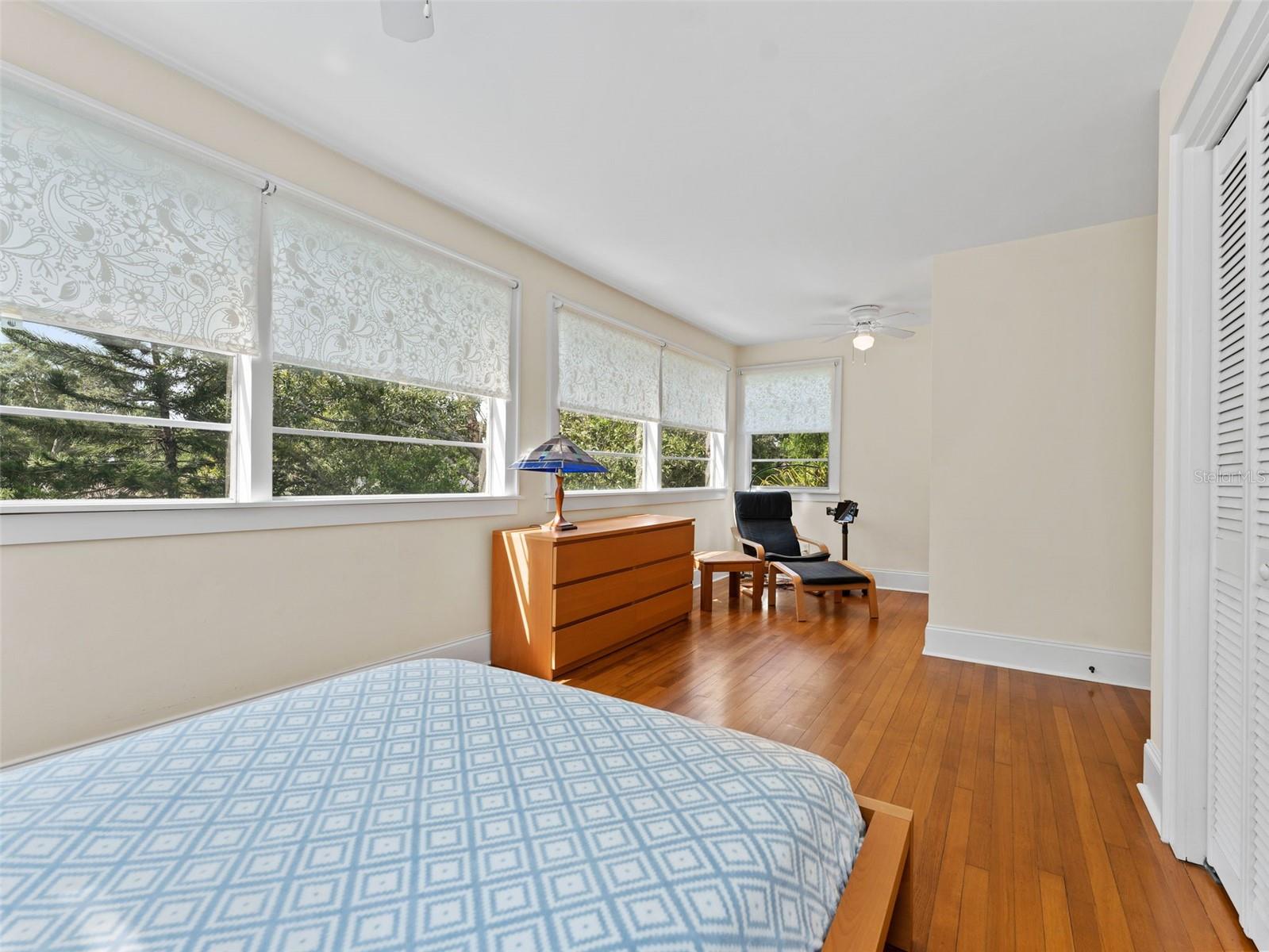 Image 20 of 41 For 2559 36th Avenue N
