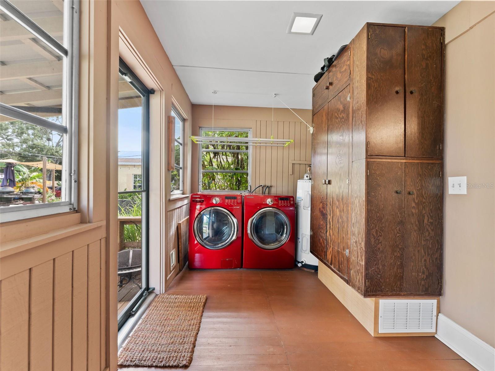 Image 27 of 41 For 2559 36th Avenue N