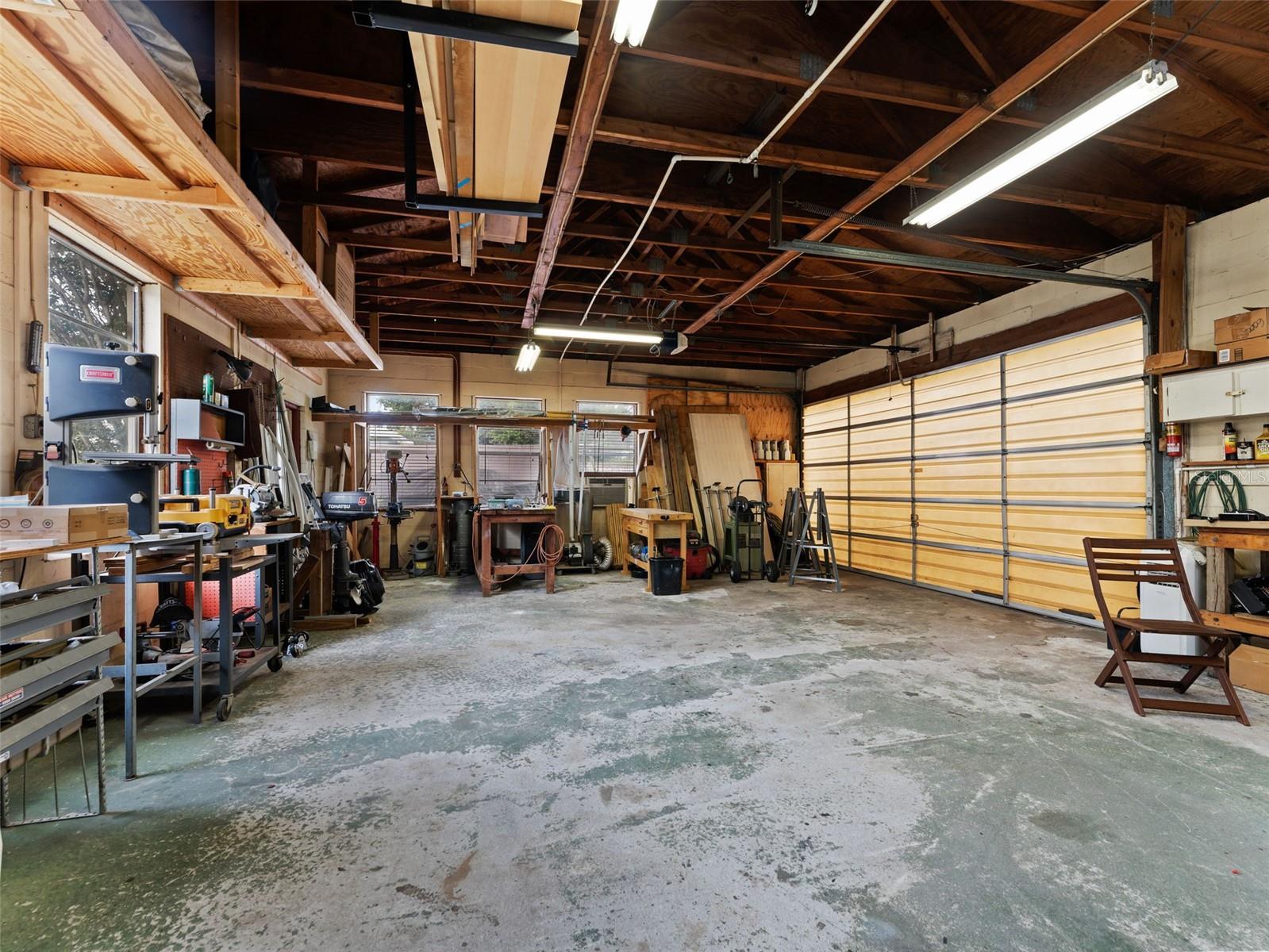 Image 33 of 41 For 2559 36th Avenue N