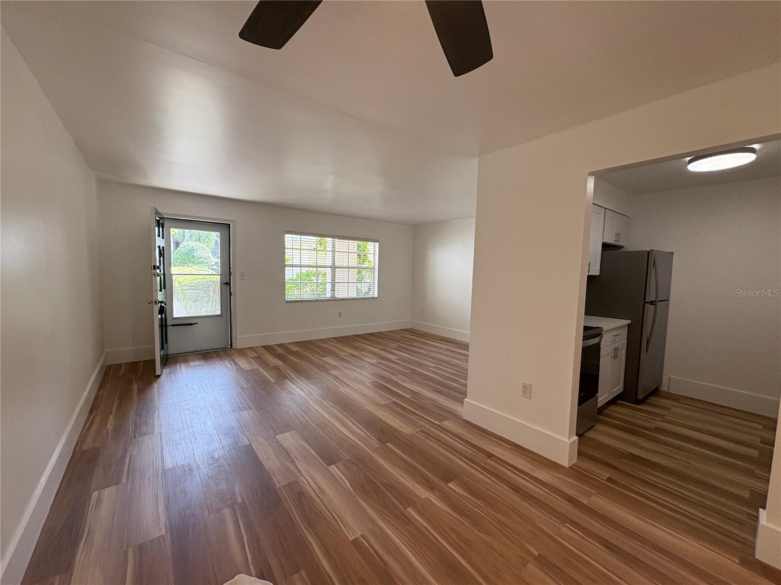 Image 4 of 14 For 4325 Aegean Drive 116b