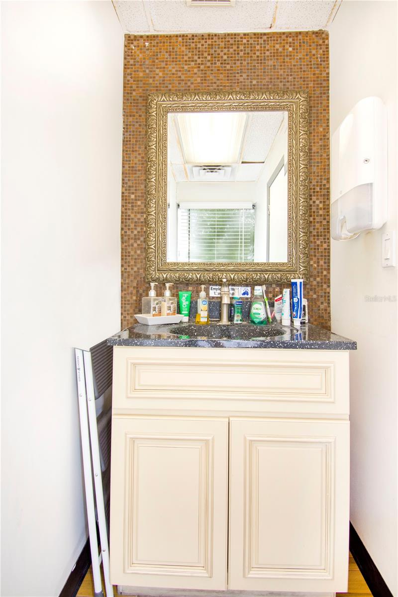 Image 15 of 26 For 4710 Habana Avenue 402