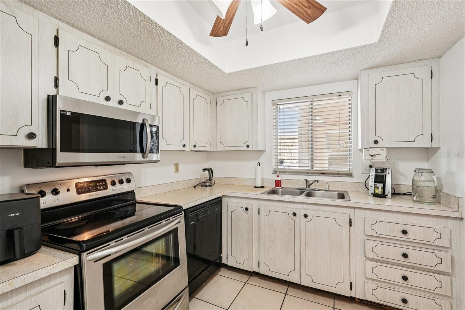 Image 11 of 27 For 3606 Lake Bayshore Drive K224