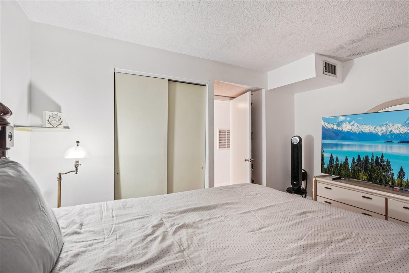 Image 15 of 27 For 3606 Lake Bayshore Drive K224