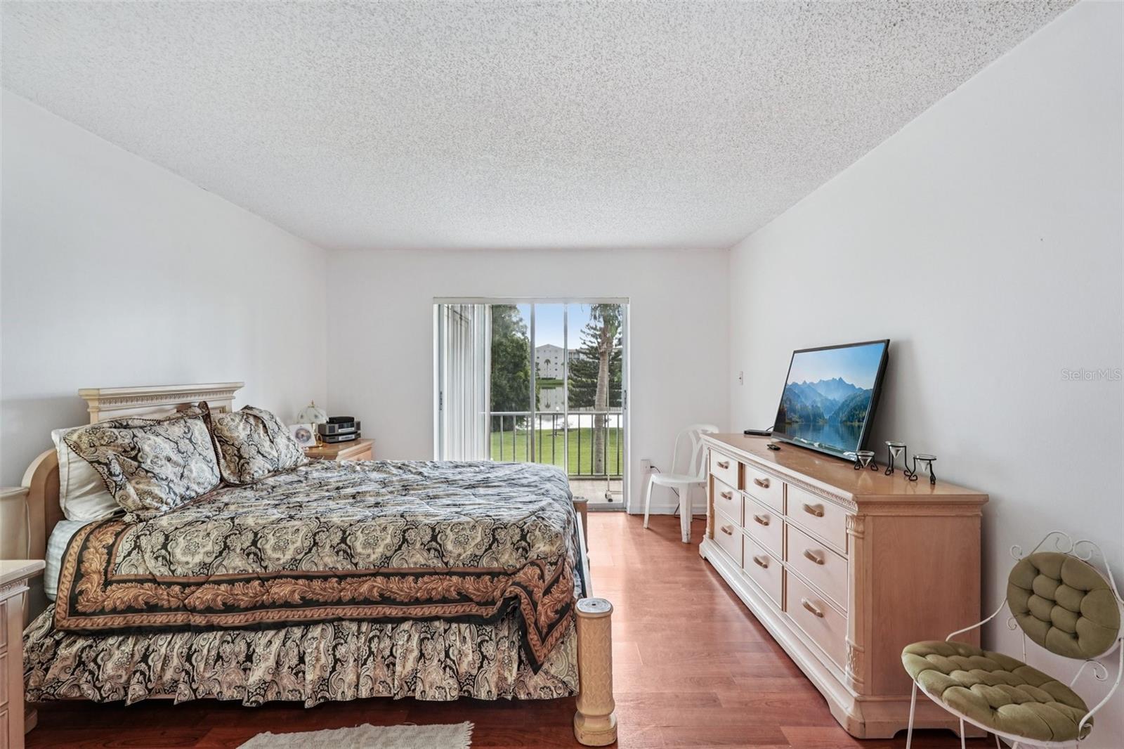 Image 19 of 27 For 3606 Lake Bayshore Drive K224