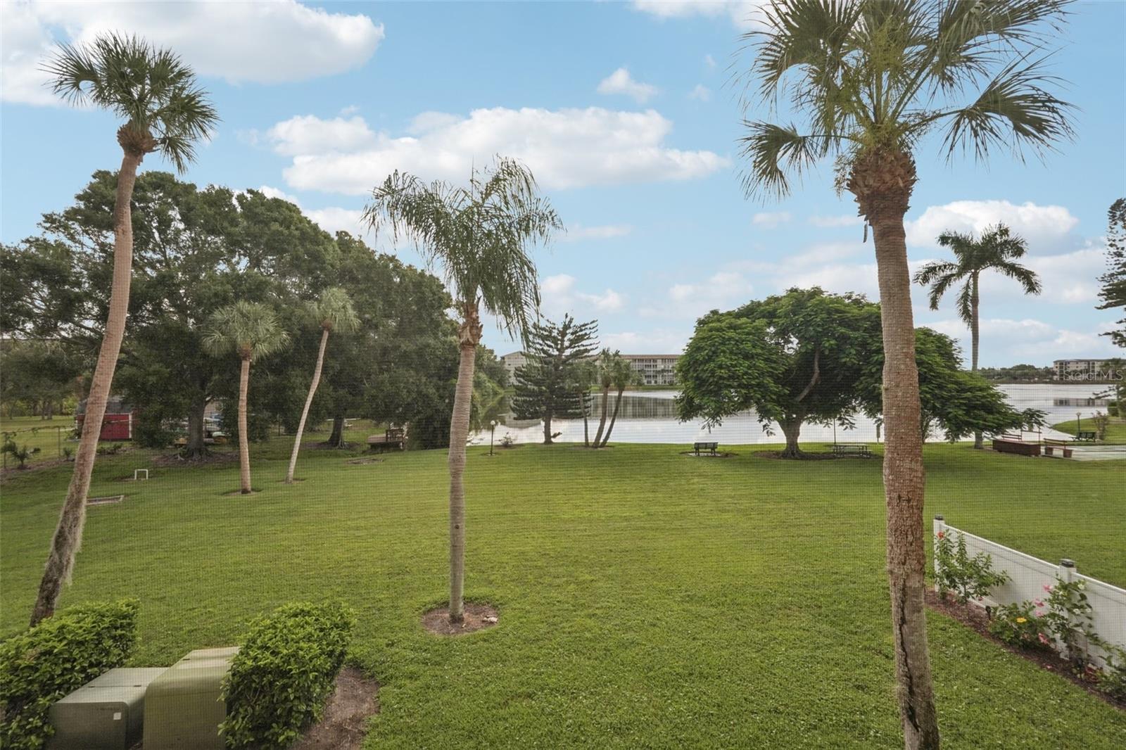 Image 24 of 27 For 3606 Lake Bayshore Drive K224