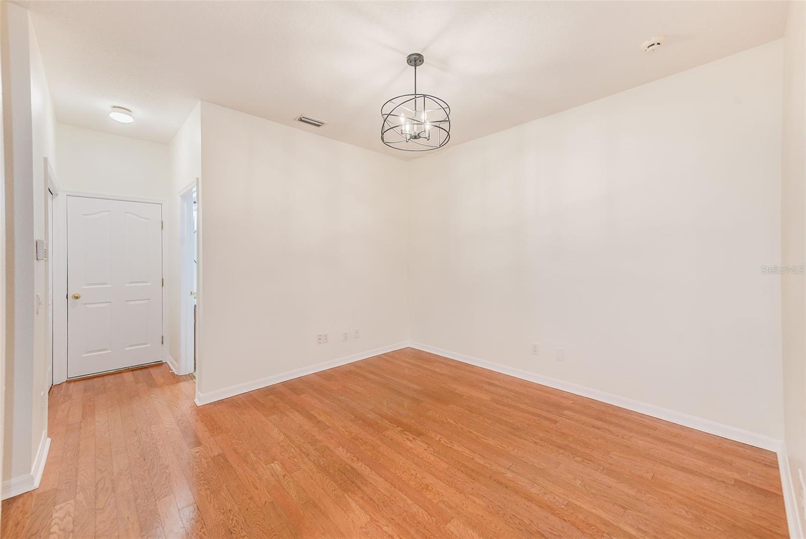 Image 12 of 43 For 8531 Acorn Ridge Court