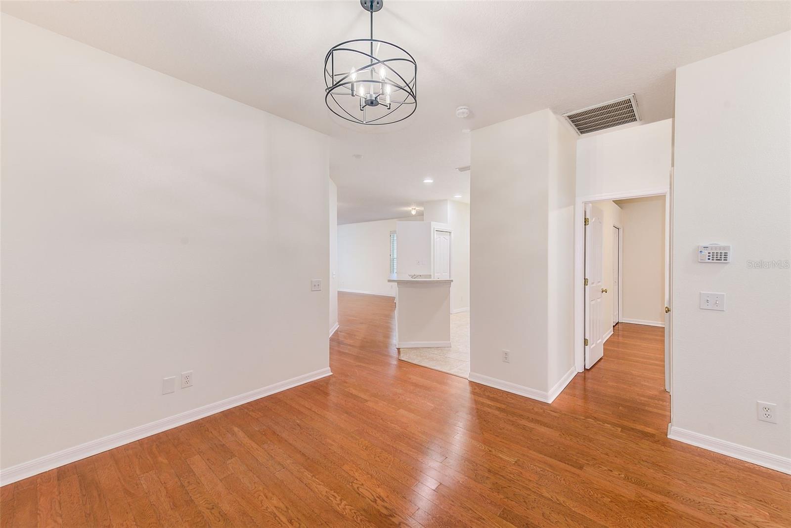 Image 13 of 43 For 8531 Acorn Ridge Court