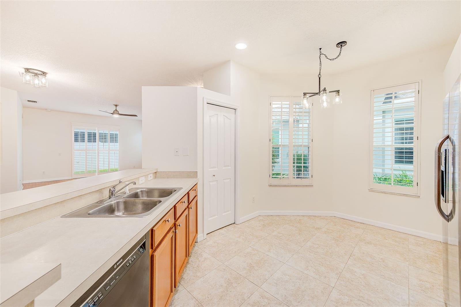 Image 18 of 43 For 8531 Acorn Ridge Court