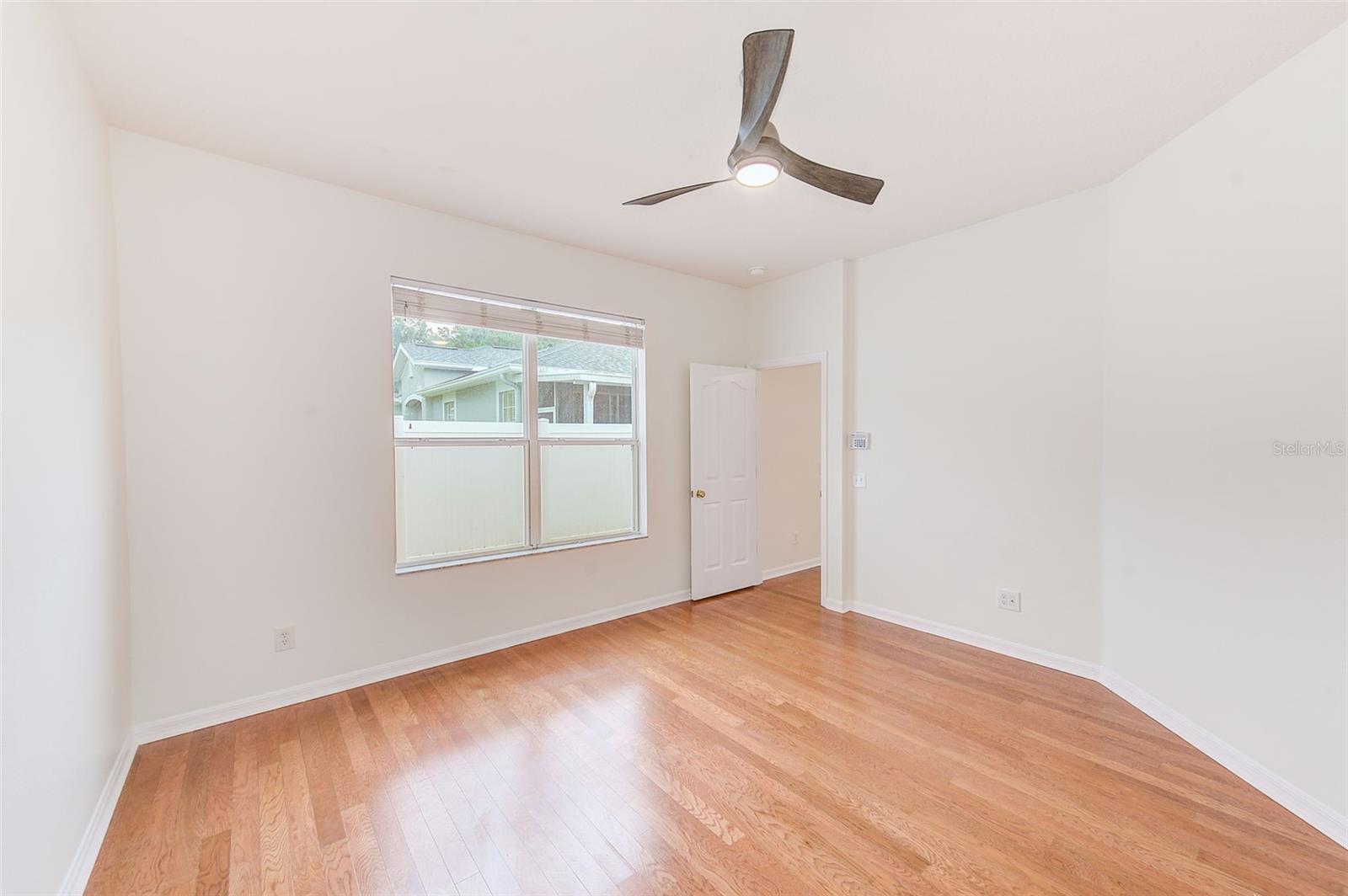 Image 21 of 43 For 8531 Acorn Ridge Court