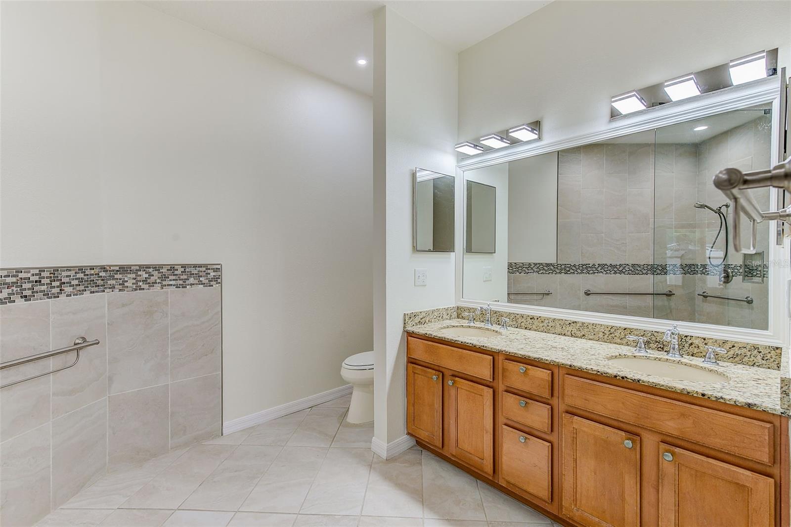 Image 24 of 43 For 8531 Acorn Ridge Court
