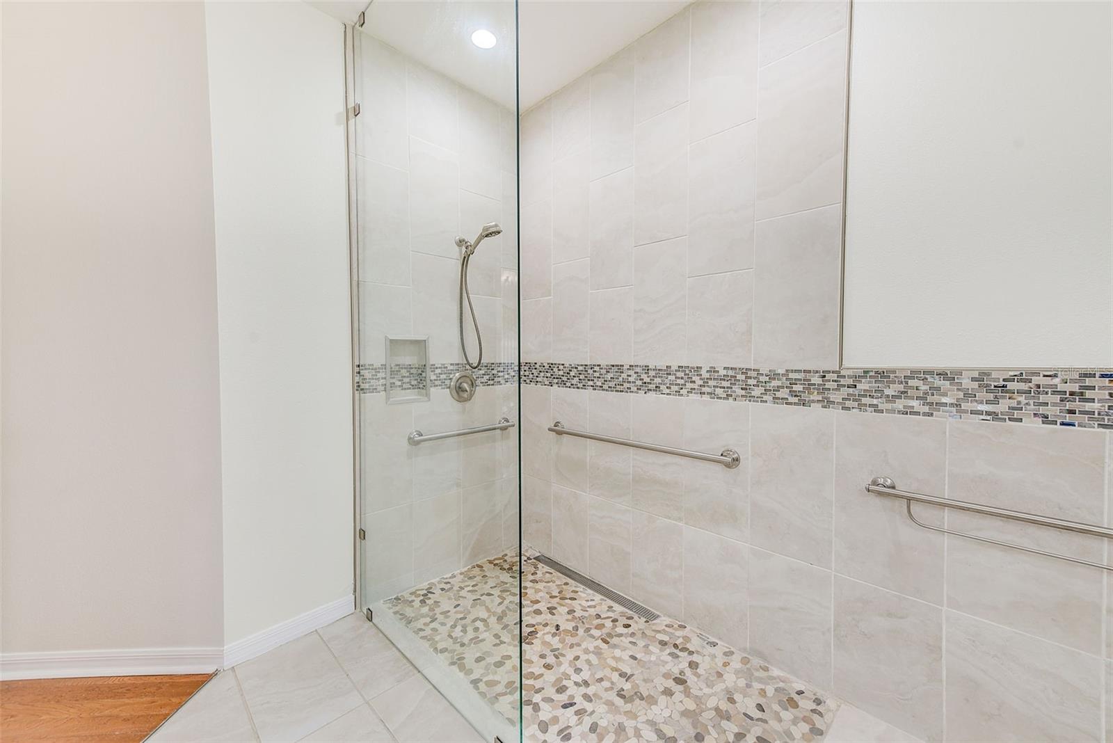 Image 25 of 43 For 8531 Acorn Ridge Court