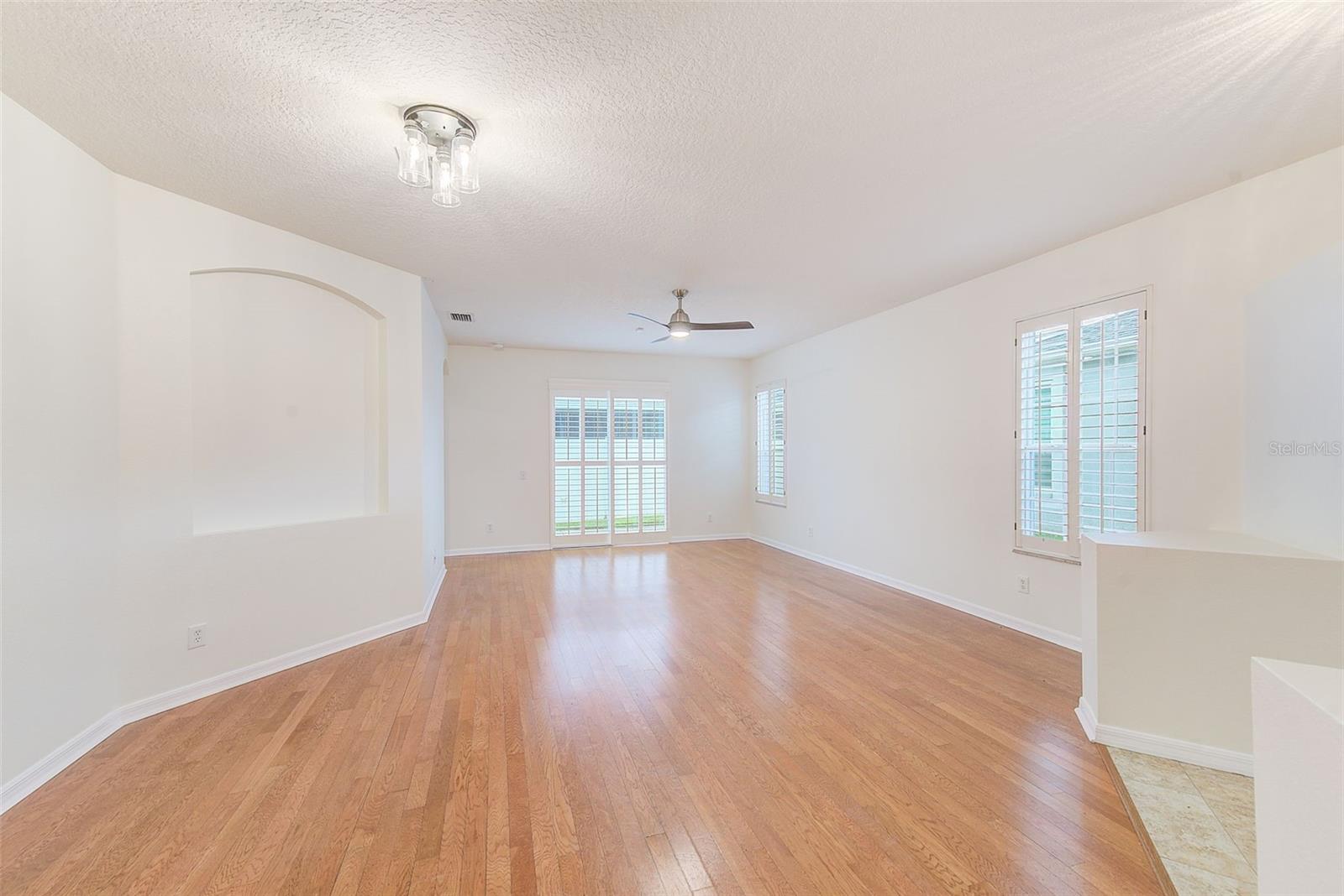Image 9 of 43 For 8531 Acorn Ridge Court