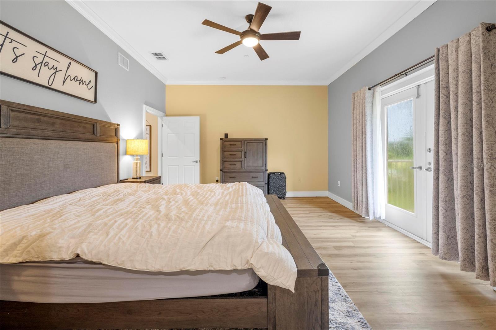Image 26 of 48 For 8178 Southern Pines Drive 8176