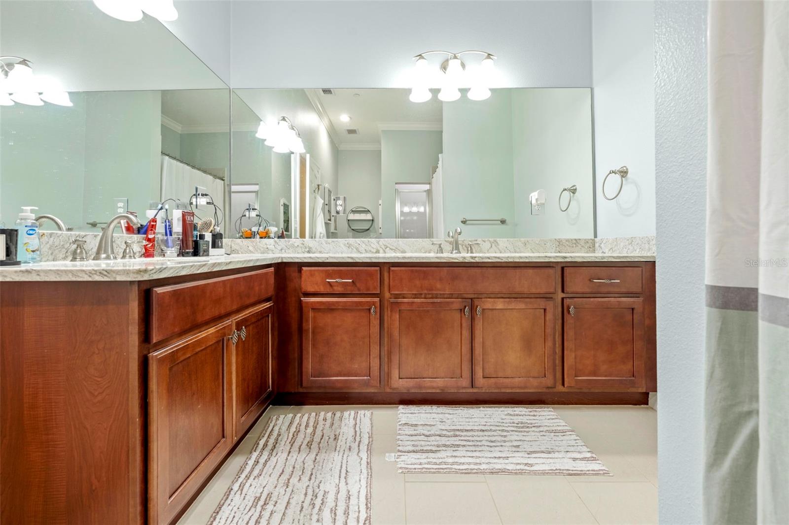 Image 32 of 48 For 8178 Southern Pines Drive 8176