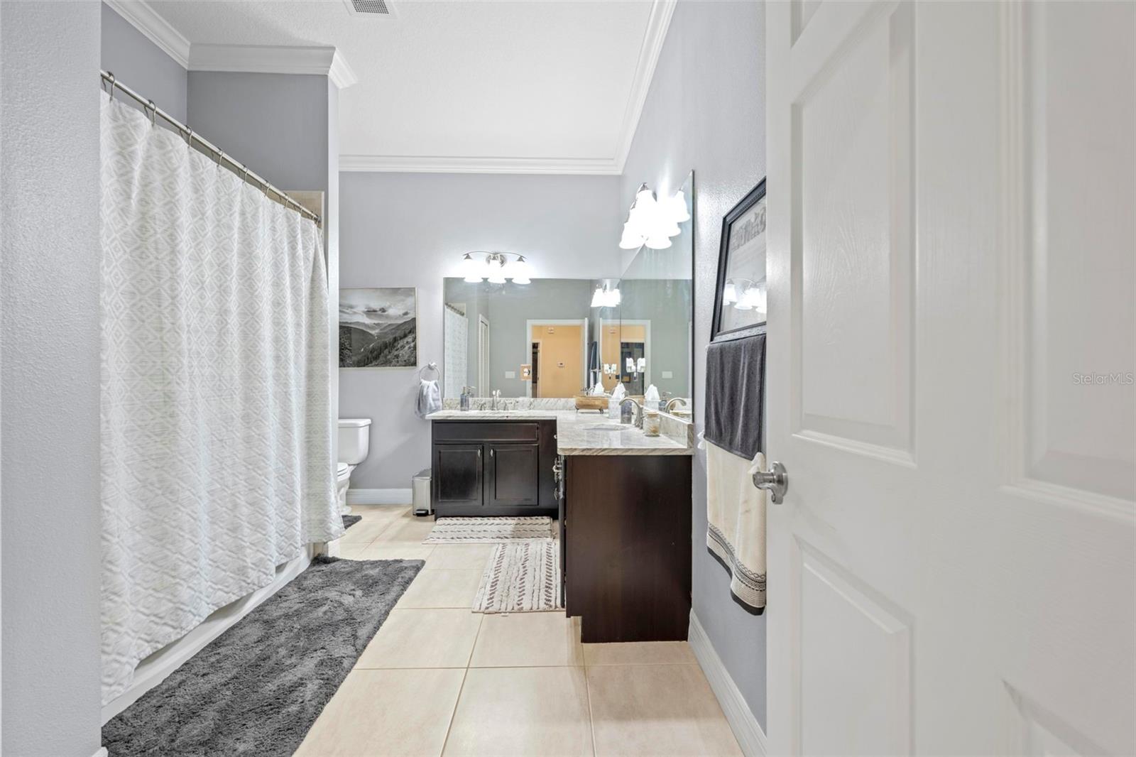 Image 39 of 48 For 8178 Southern Pines Drive 8176