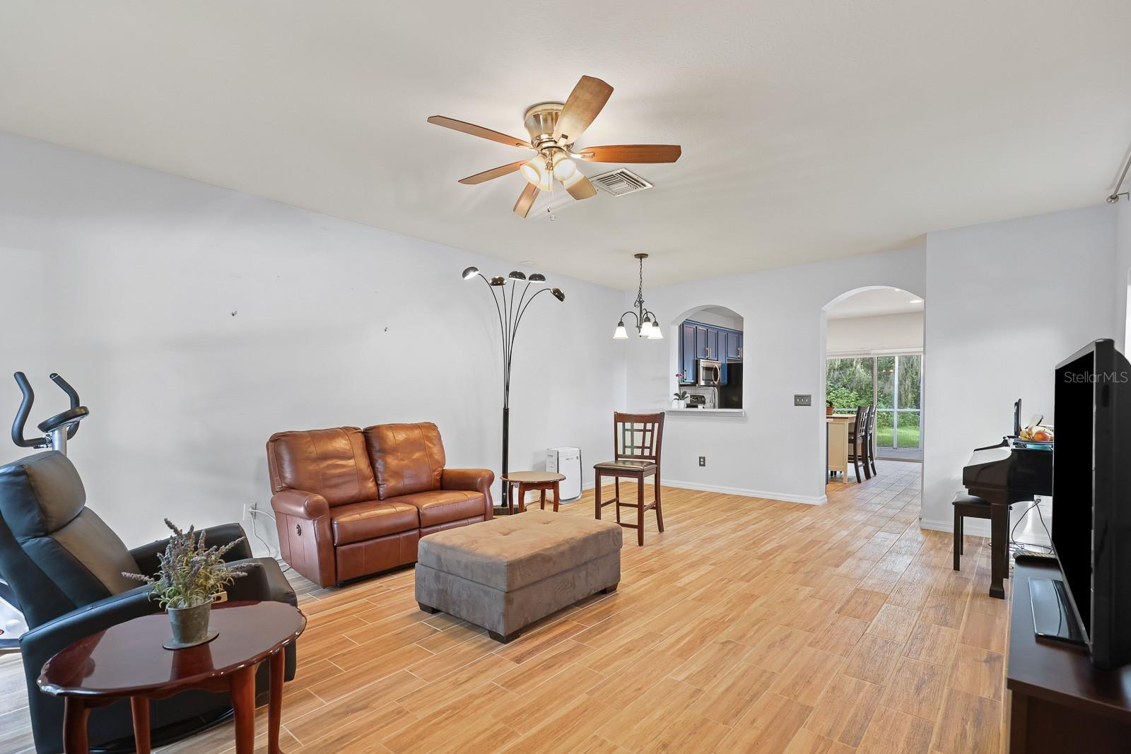 Image 5 of 36 For 15928 Fishhawk View Drive