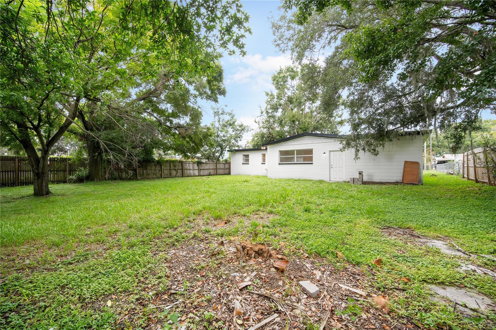Image 18 of 21 For 9618 Pine Ridge Avenue