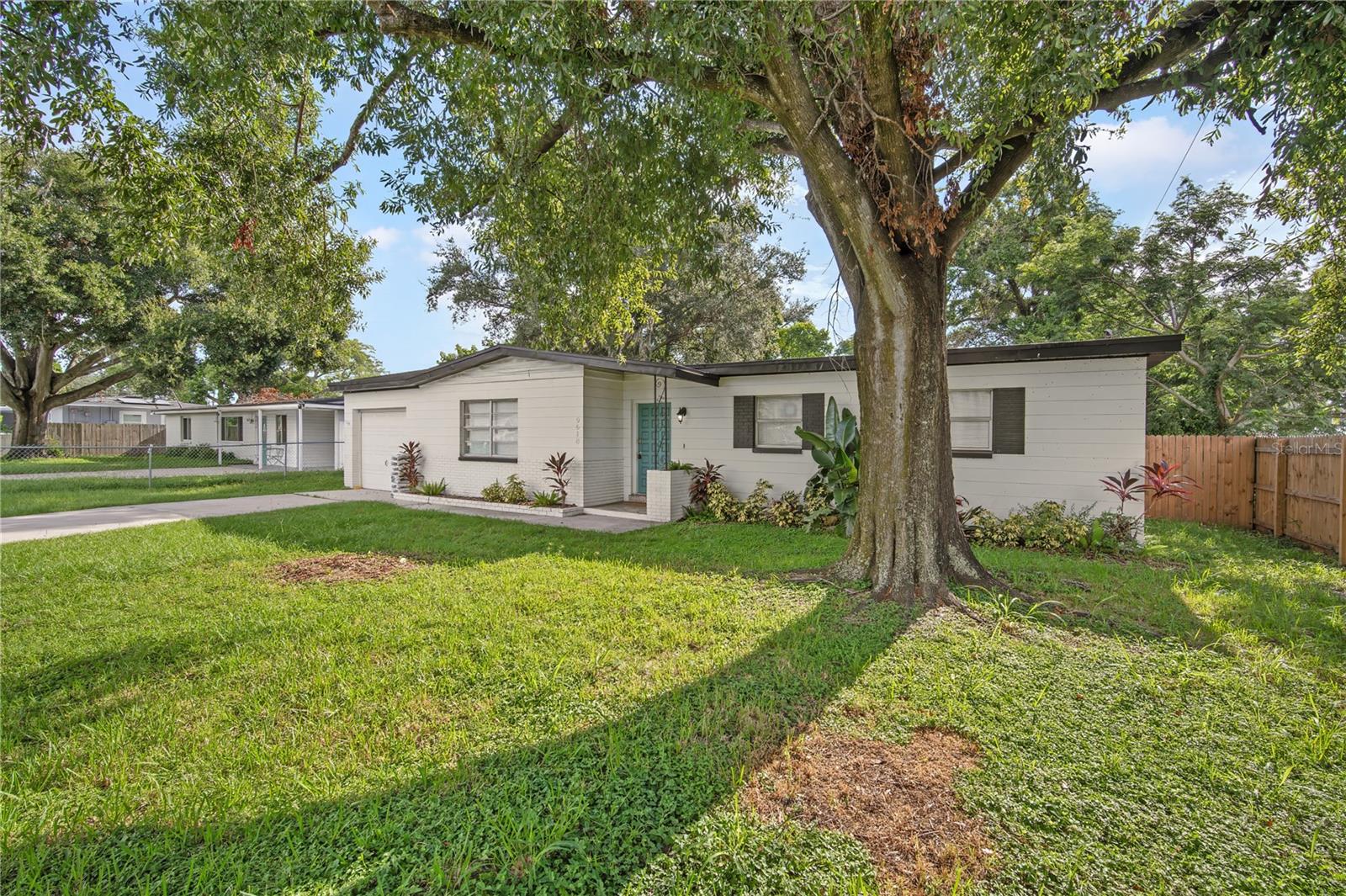 Image 2 of 21 For 9618 Pine Ridge Avenue