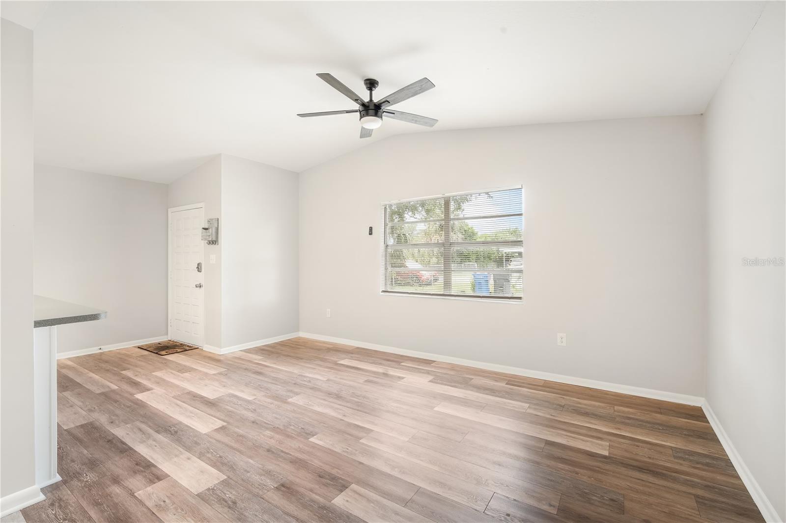 Image 8 of 21 For 9618 Pine Ridge Avenue