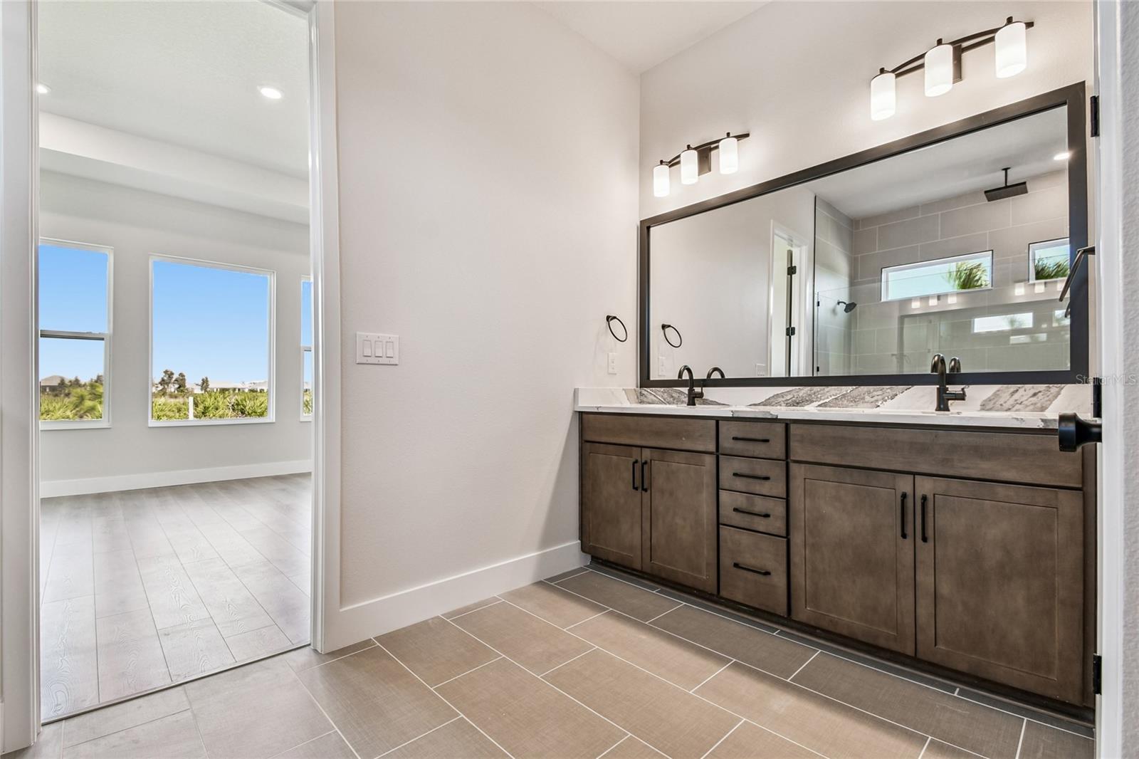 Image 19 of 42 For 18003 Foxtail Loop