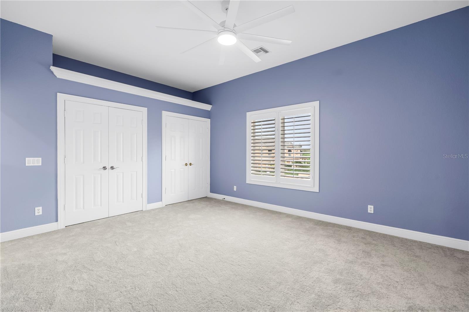 Listing photo id 27 for 648 Saxony Boulevard