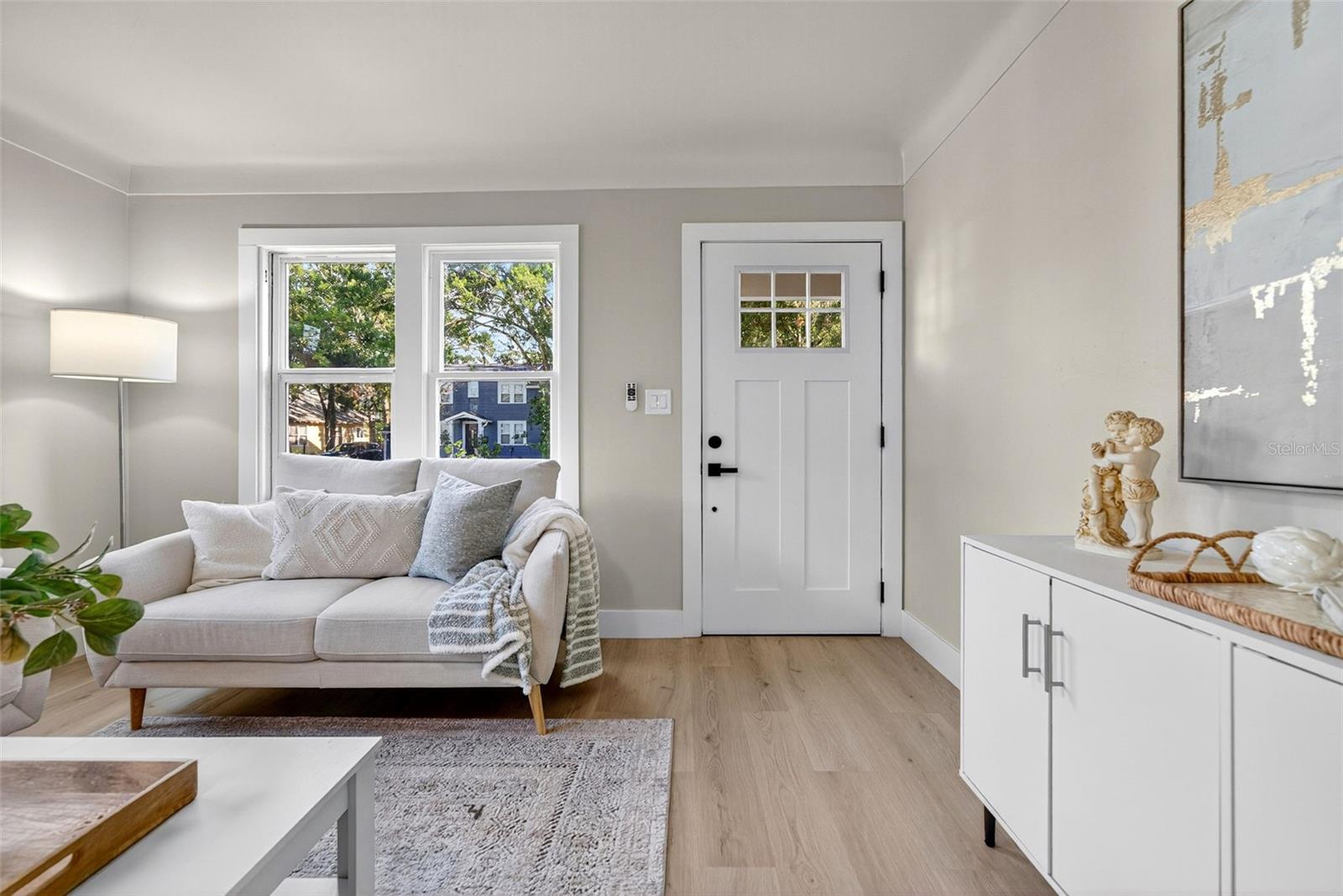 Image 12 of 79 For 2121 7th Avenue N
