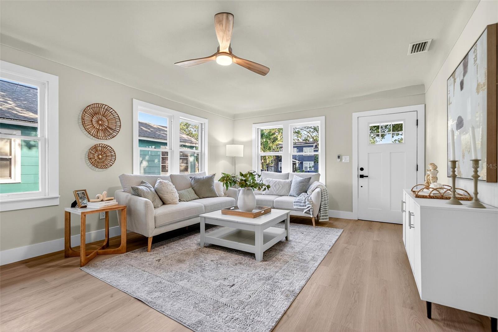 Image 13 of 79 For 2121 7th Avenue N