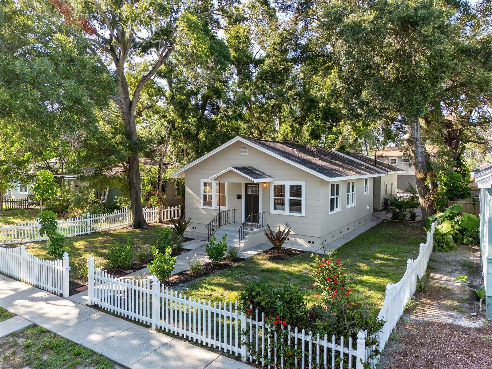 Image 2 of 79 For 2121 7th Avenue N