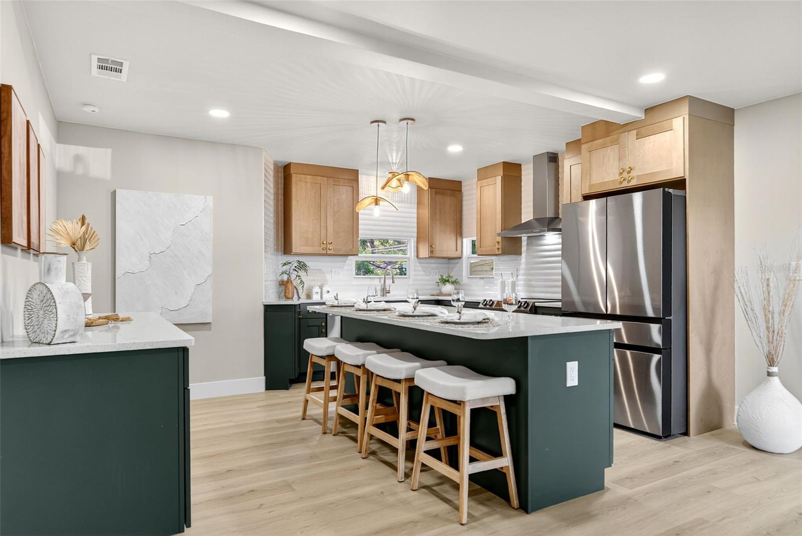 Image 21 of 79 For 2121 7th Avenue N