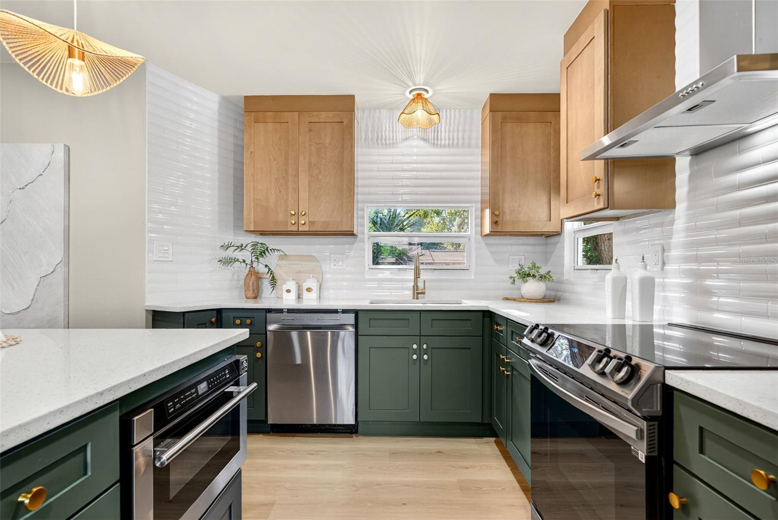 Image 27 of 79 For 2121 7th Avenue N