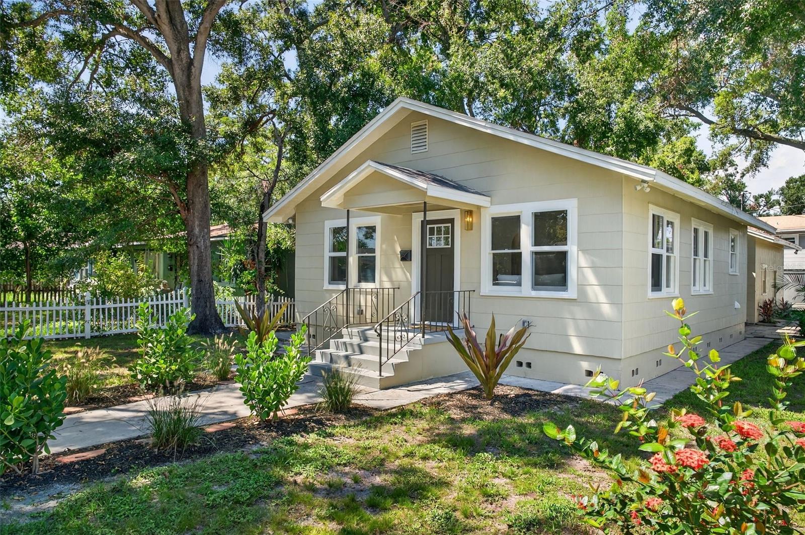 Image 4 of 79 For 2121 7th Avenue N