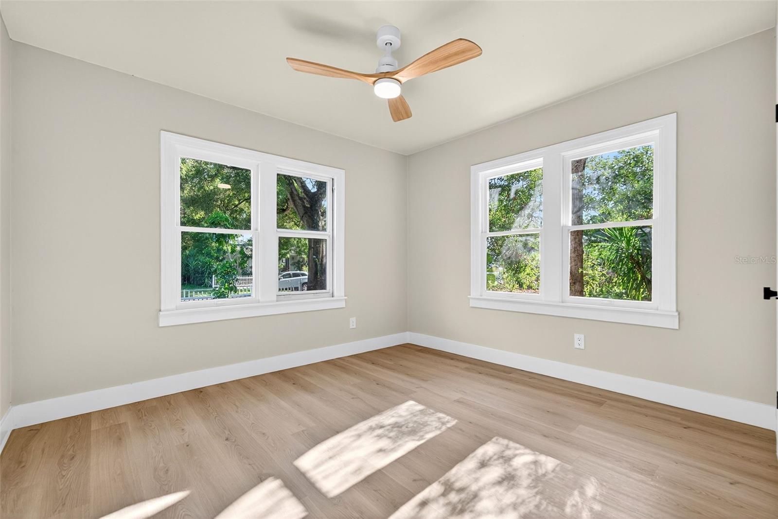 Image 42 of 79 For 2121 7th Avenue N