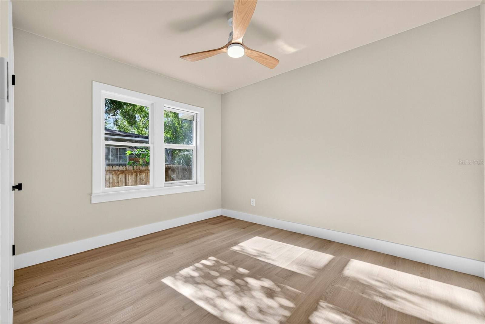 Image 47 of 79 For 2121 7th Avenue N