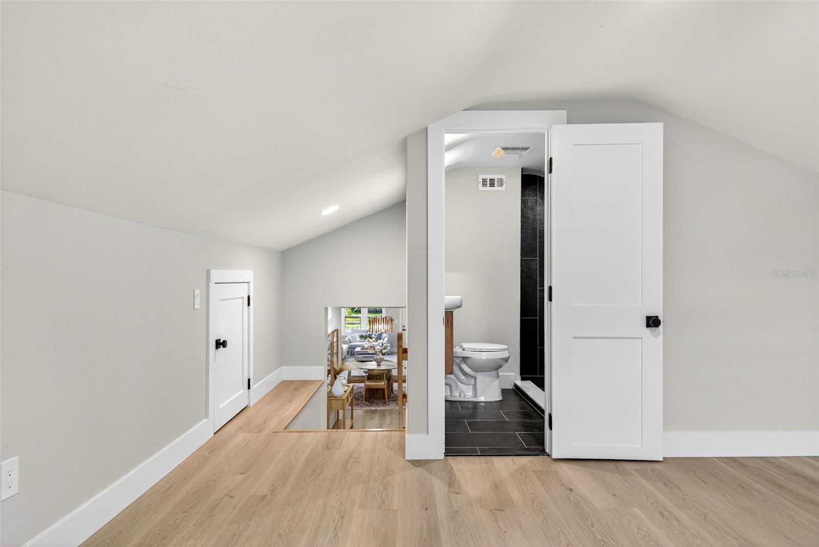 Image 52 of 79 For 2121 7th Avenue N