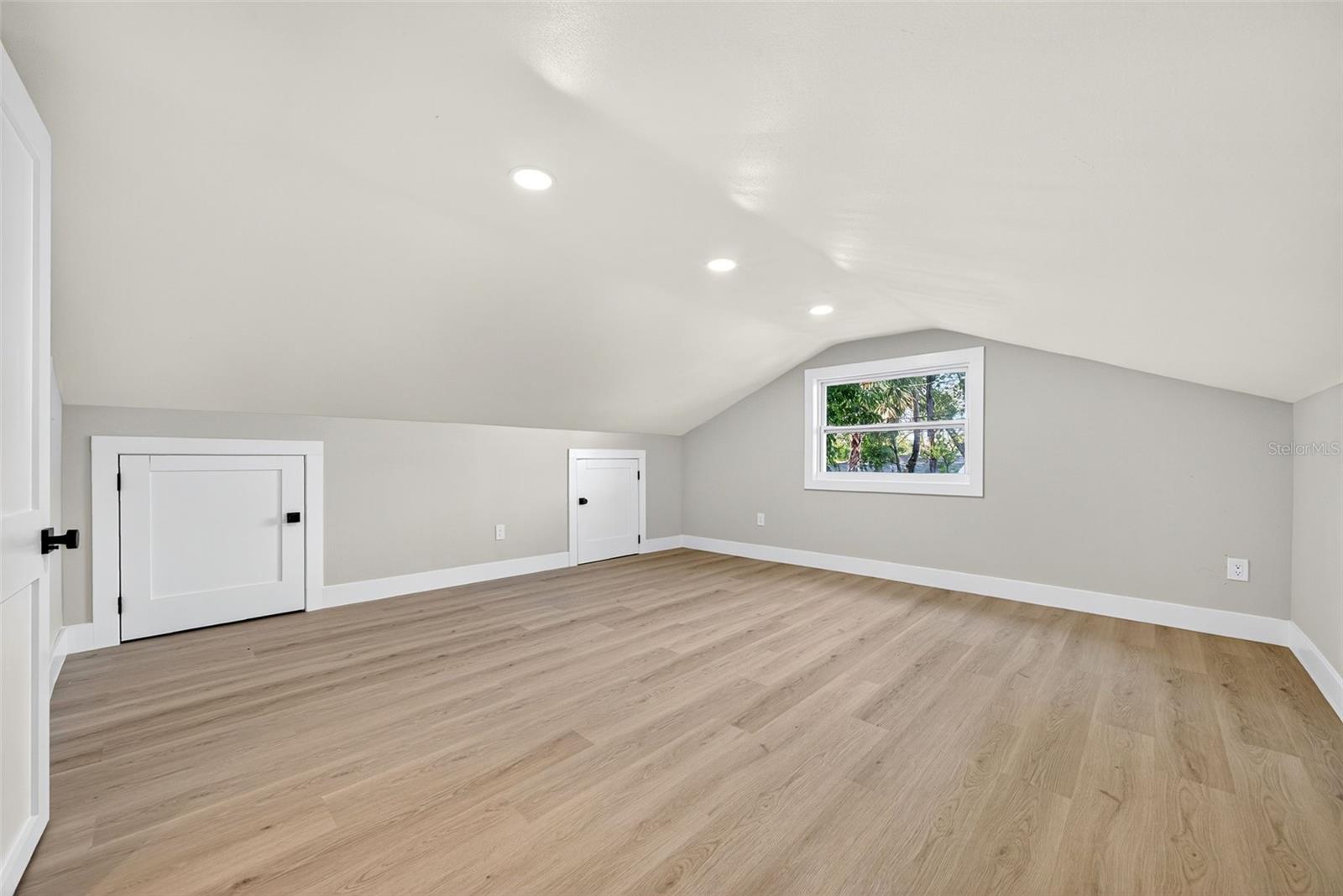 Image 57 of 79 For 2121 7th Avenue N
