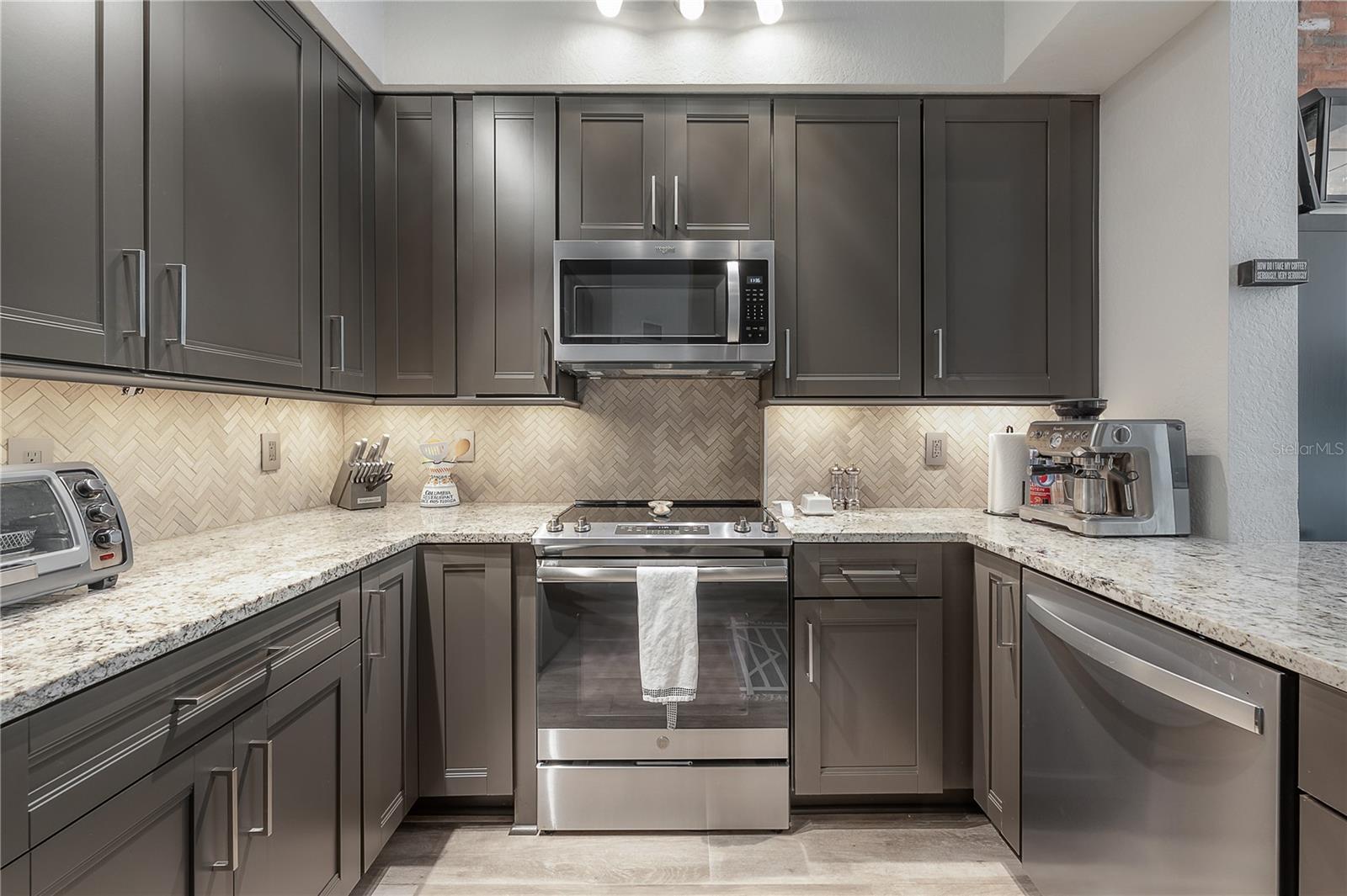 Image 4 of 59 For 700 Harbour Island Boulevard 104